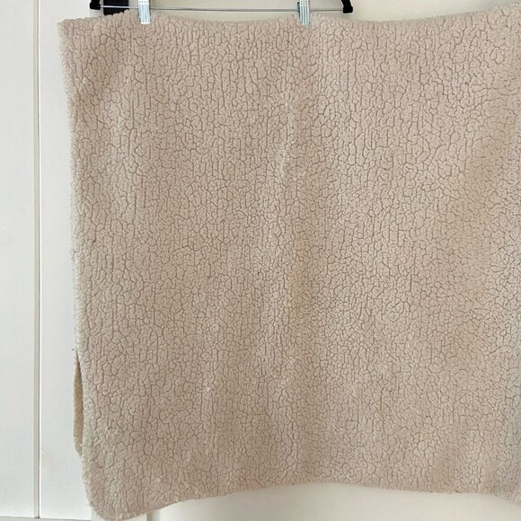 Pottery Barn Faux Sherpa and Mohair Throw Blanket Ivory Cream Color 50x60 Inches - Picture 10 of 15